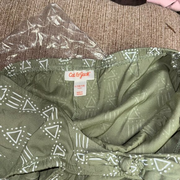 Cat and Jack Romper preteen Large 10/12, sage with Amazonian designs - Picture 12 of 14